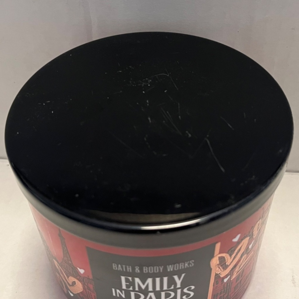 Bath & Body Works PARIS AMOUR EMILY IN PARIS Candle 3 Wicks 14.5 oz NEW - Picture 2 of 7